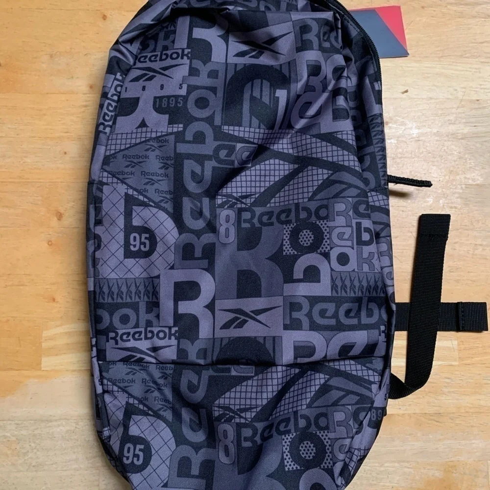 Reebok kid GRAPHIC BACKPACK (black/grey)